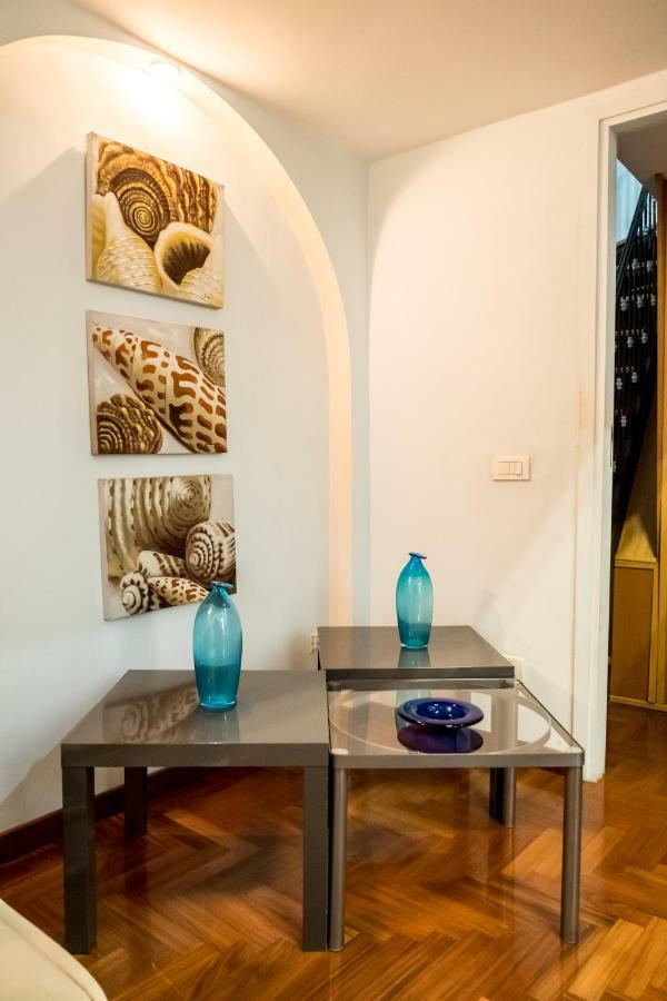 Il Salotto Di Nonna Cornelia 2 Otel Napoli Dış mekan fotoğraf