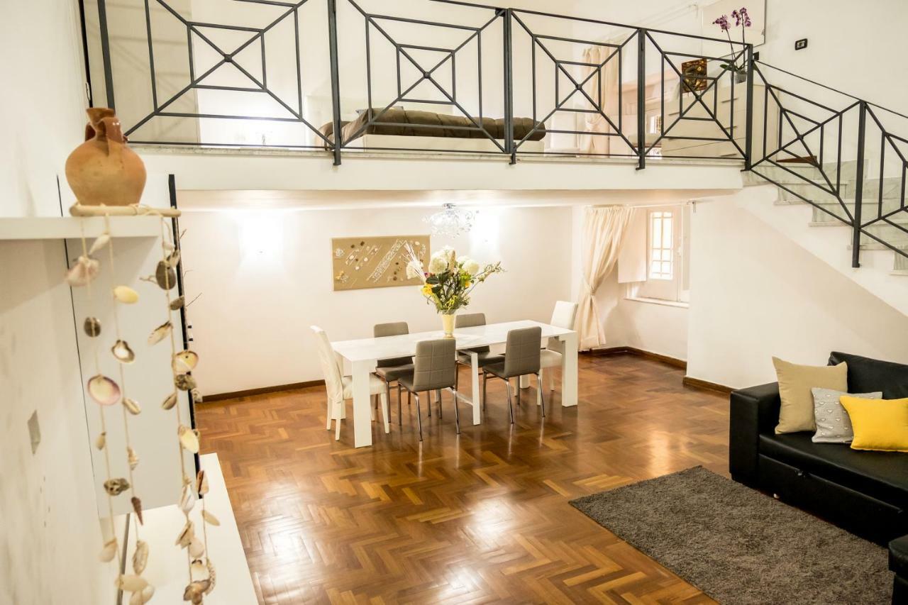 Il Salotto Di Nonna Cornelia 2 Otel Napoli Dış mekan fotoğraf
