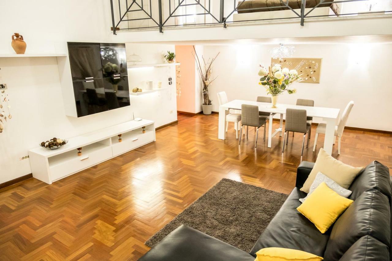 Il Salotto Di Nonna Cornelia 2 Otel Napoli Dış mekan fotoğraf