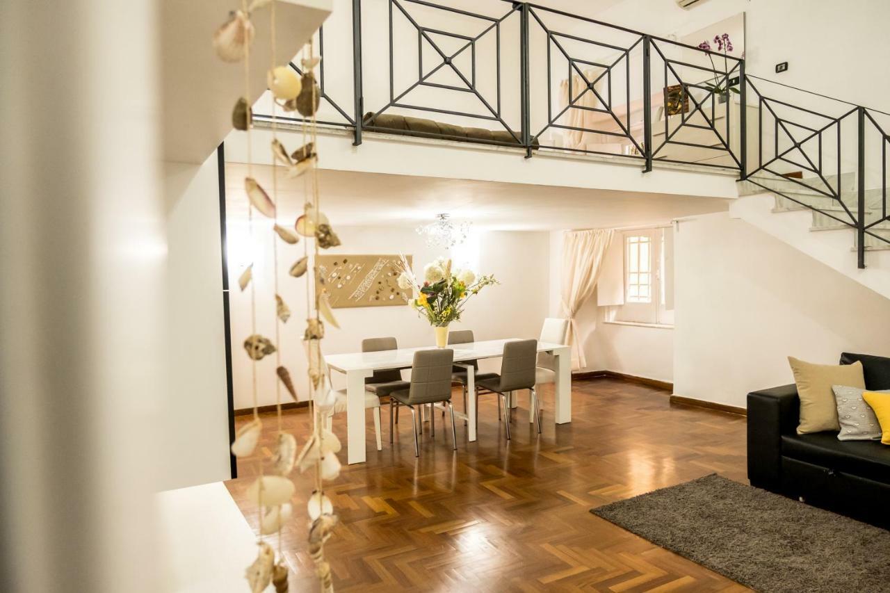 Il Salotto Di Nonna Cornelia 2 Otel Napoli Dış mekan fotoğraf