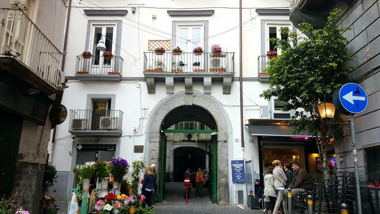 Il Salotto Di Nonna Cornelia 2 Otel Napoli Dış mekan fotoğraf