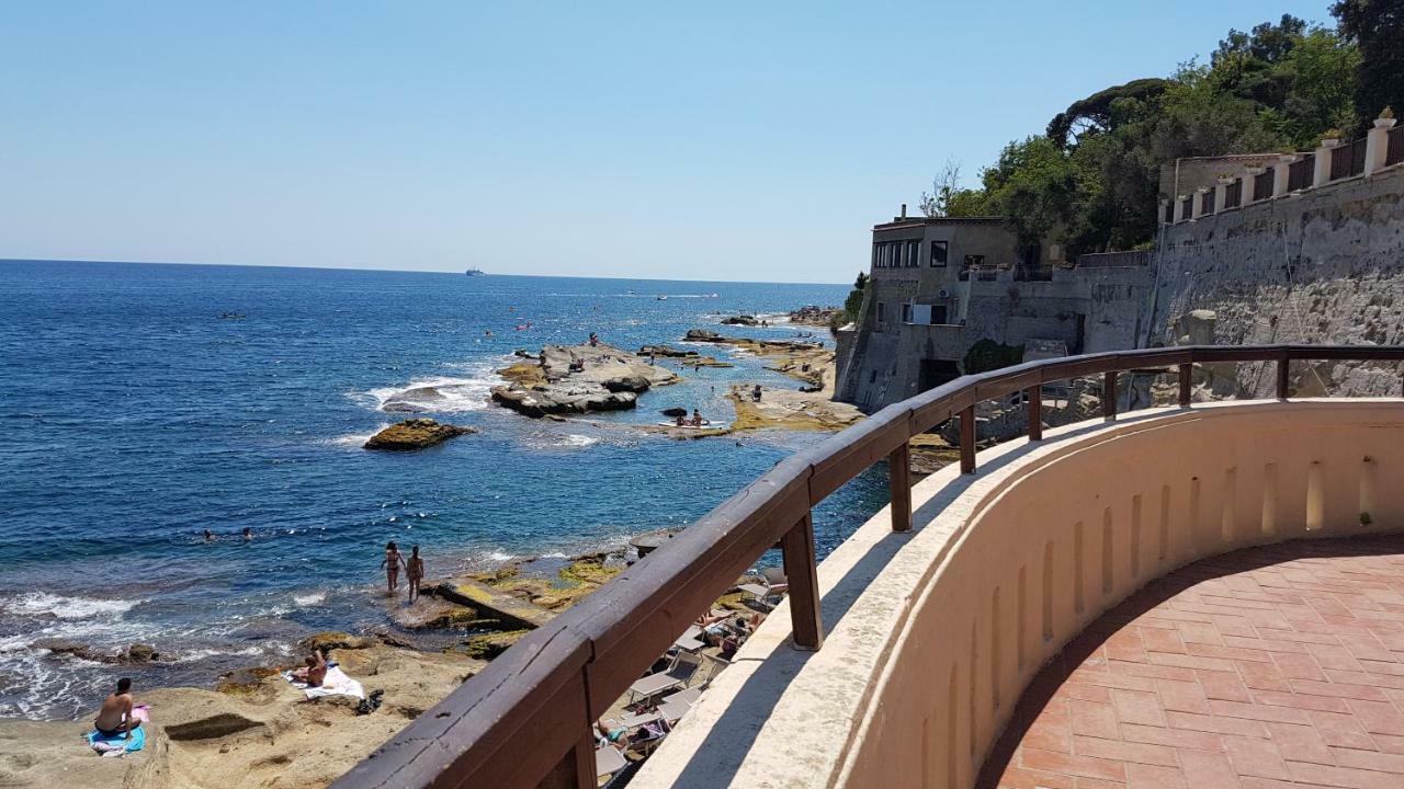 Il Salotto Di Nonna Cornelia 2 Otel Napoli Dış mekan fotoğraf