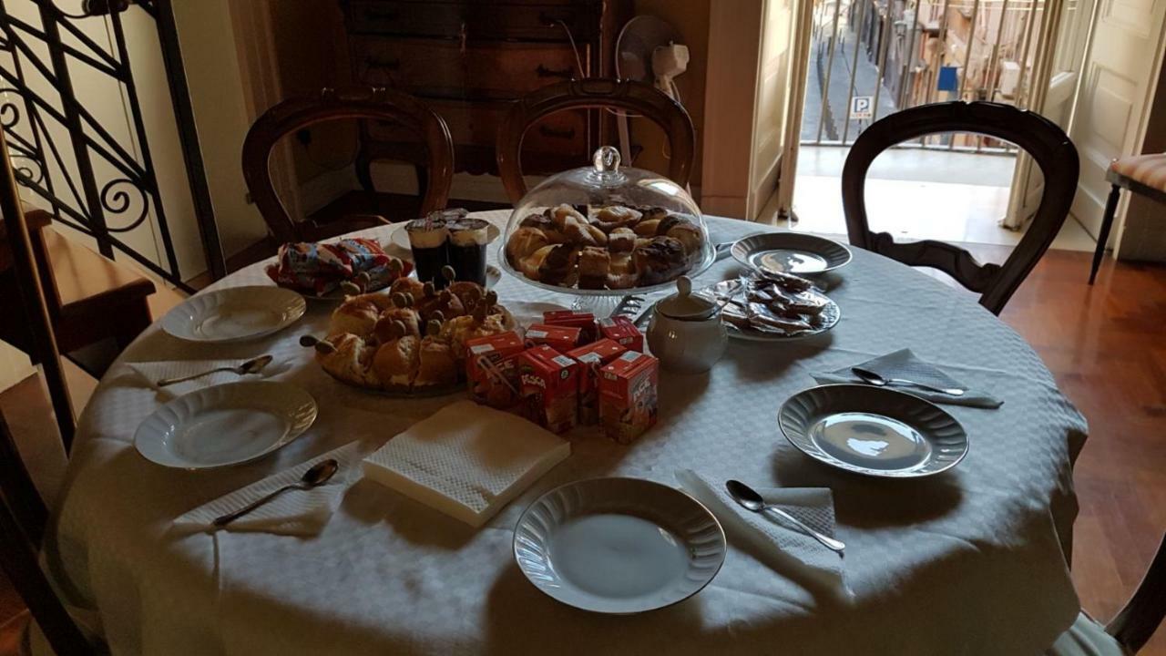 Il Salotto Di Nonna Cornelia 2 Otel Napoli Dış mekan fotoğraf