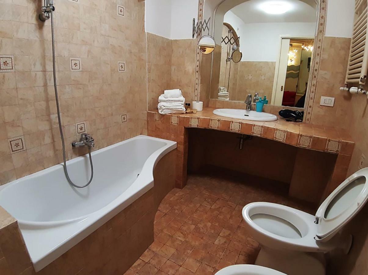 Il Salotto Di Nonna Cornelia 2 Otel Napoli Dış mekan fotoğraf